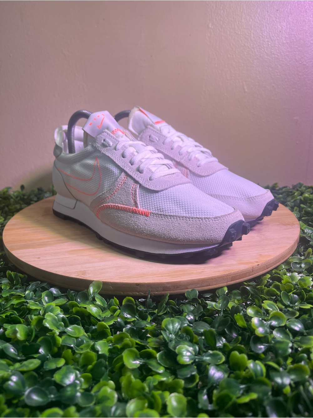 🔥 NIKE DAY BREAK TYPE WHITE HYPER CRIMSON WNS ATHLETIC SHOES SZ 8 DA7729-101